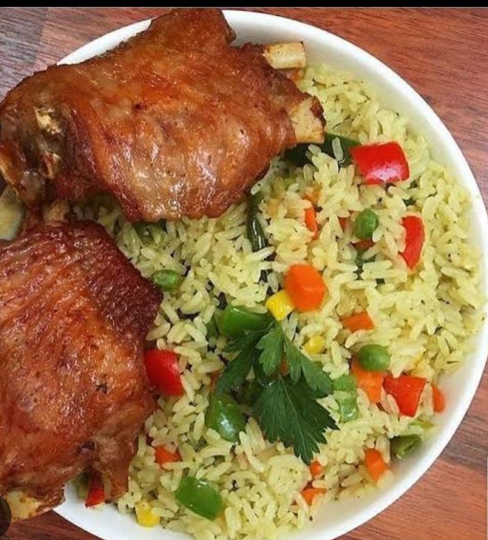 Bwari Kitchen delicious fried rice with chicken